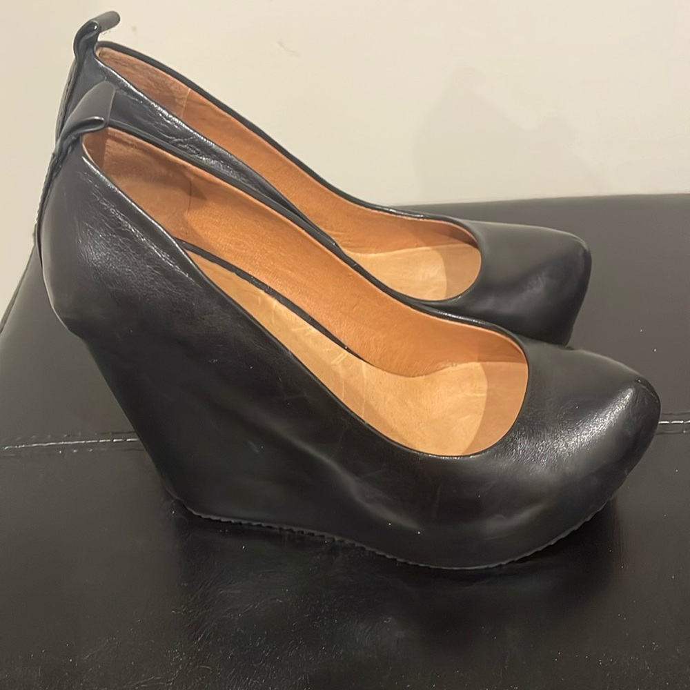 Also platform heels